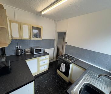 4 bed Terraced - To Let - Photo 6