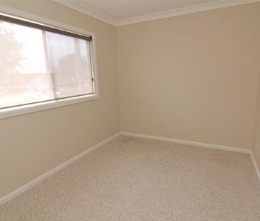 Quaint Cottage - Fantastic Location - Photo 4