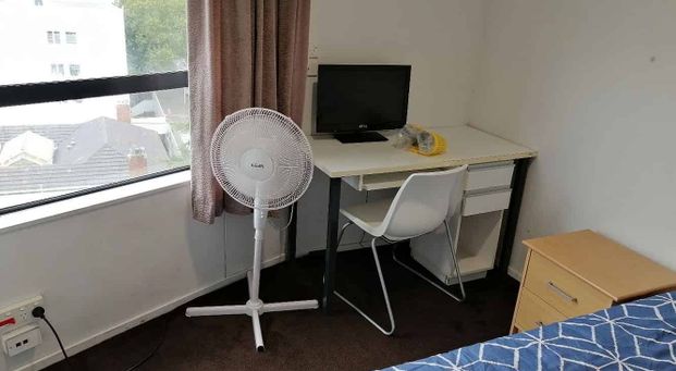 Fully furnished so handy - Photo 1