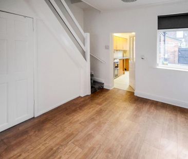 2 bedroom terraced house to rent - Photo 3