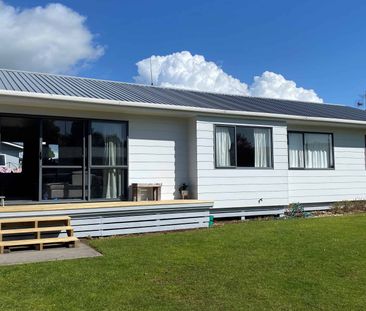 4 Bedroom on Uenuku Place - Photo 1