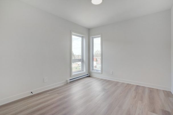 139 Rue Brunet, Salaberry-de-Valleyfield, QC J6S - Photo 1