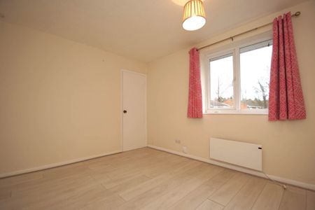 1 bed First Floor Flat for rent - Photo 4