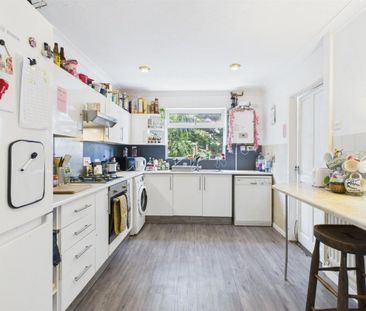 Staplefield Drive, Brighton - Photo 6