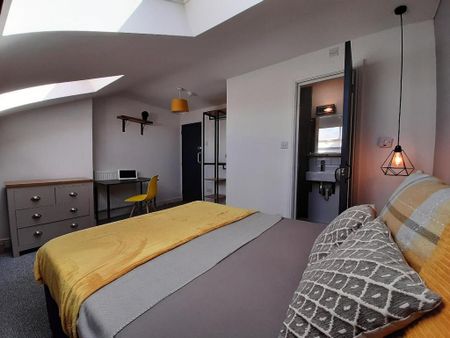 1 bedroom in a house share to rent - Photo 3