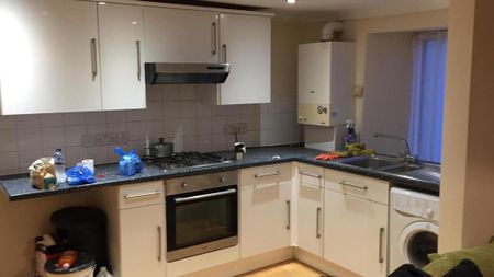 1 bedroom flat to rent - Photo 2