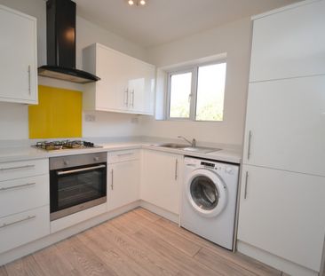 2 bed Flat for Rent - Photo 3