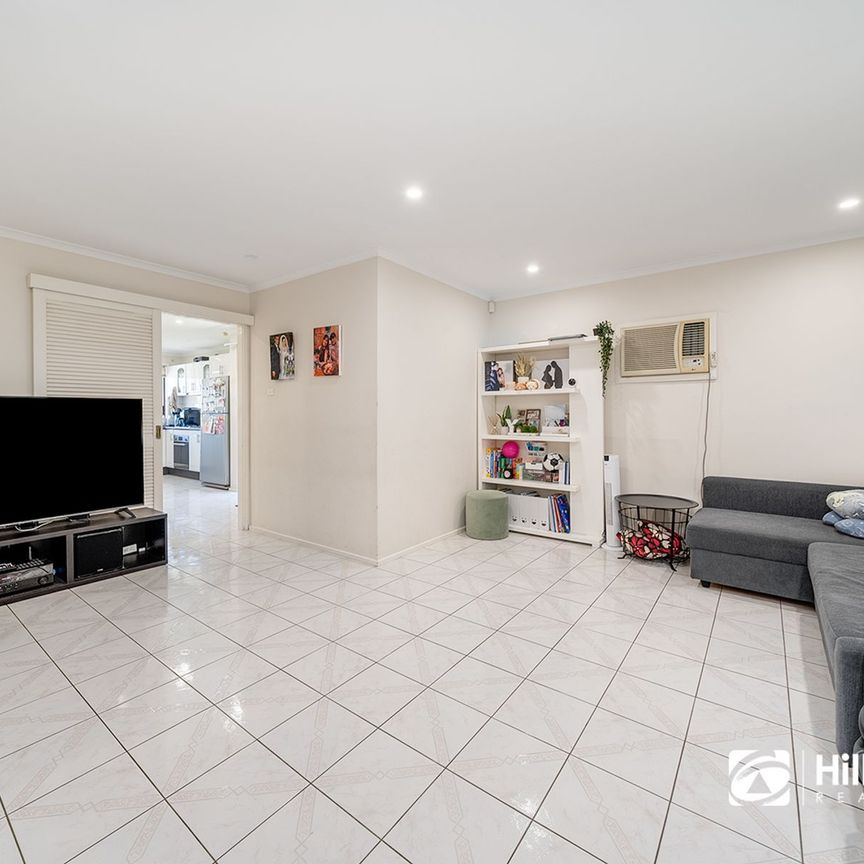 SINGLE LEVEL FAMILY HOME - Photo 1