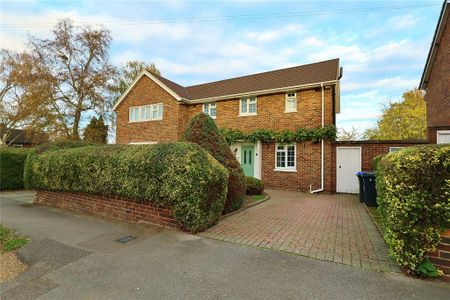 3 bedroom semi-detached house to rent - Photo 5