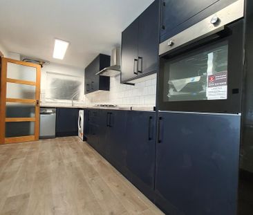 2 bedroom terraced house to rent - Photo 3