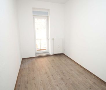 kleine 4-Zi-Whg mit BALKON- Laminat, separate Küche, Wanne+Dusche - Photo 3