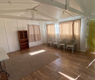 Ready to move in furnished 2BR Home in Glen Eden! - Photo 5