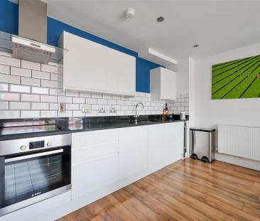 2 bedroom flat to rent - Photo 6