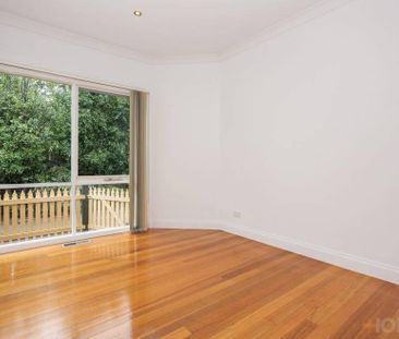PRIVATE | LIGHT | SPACIOUS - Photo 4
