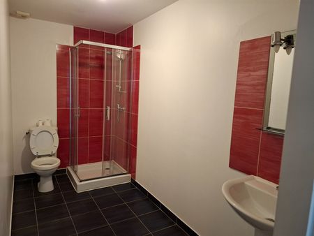 Location Maison 5 pièces 102m² - Photo 2