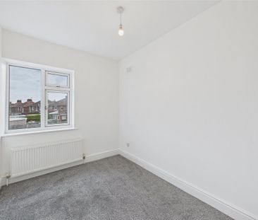 4 bedroom end of terrace house to rent - Photo 5