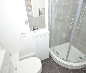 1 bedroom in a house share to rent - Photo 6