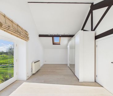 Latton, Swindon - Photo 5