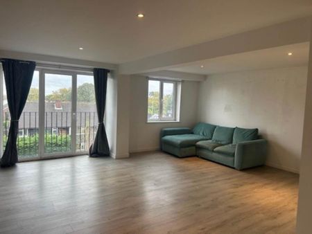 2 bedroom flat to rent - Photo 2