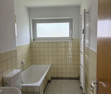 Freundliche und gepflegte 2-Zimmer-Wohnung mit Balkon in Hürth - Foto 1