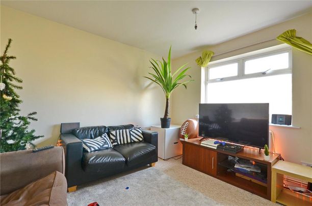 4 bedroom semi-detached house to rent - Photo 1