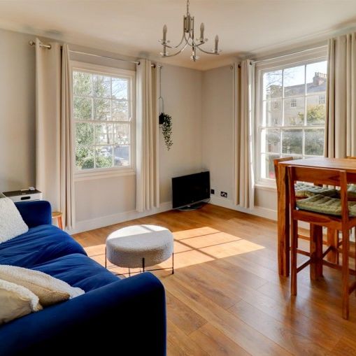 2 BED Apartment To rent - Photo 1