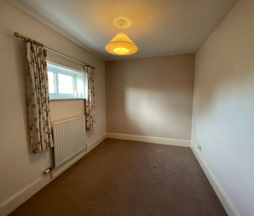 2 bedroom End Terraced House to let - Photo 4