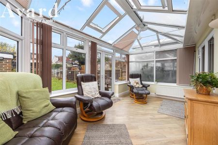 3 bedroom semi-detached bungalow to rent - Photo 3