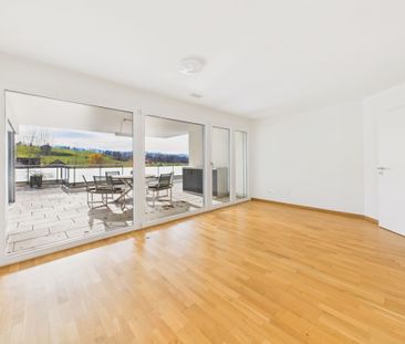Unique apartment in Wald ZH with 5.5 rooms and breathtaking views - Photo 4
