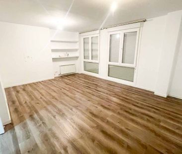 Piso de alquiler en Calle Jacinto Benavente, Sector B - Photo 1