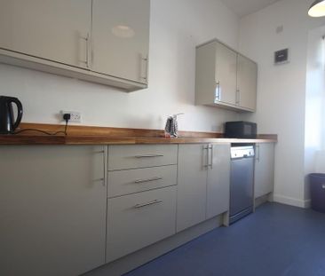 7 bedroom barn conversion to rent - Photo 3