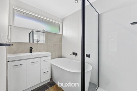 Spacious Family Living in a Quiet Court Location - Photo 3