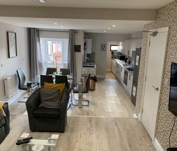 BEDROOM 4 – LARGE DOUBLE ENSUITE - Photo 5