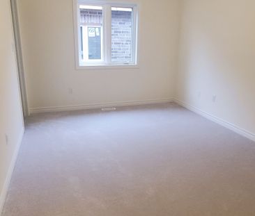 For Lease - 10 Northern breeze Crescent, Whitby, Ontario - Photo 5