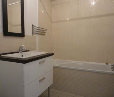 Location Appartement 3 pièces 63m² LILLE 59000 - Photo 3