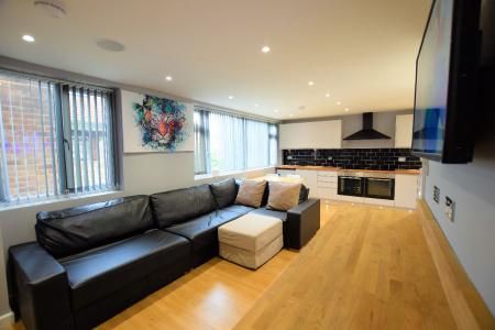 5 Bed Student Home - 7 Green Cloth Mews - Photo 2