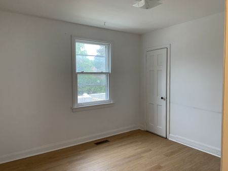 For Lease - 54 Wedgewood Drive, Toronto, Ontario - Photo 3