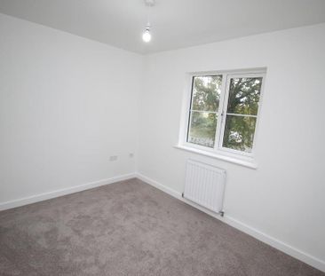 2 bedroom semi-detached house to rent - Photo 3