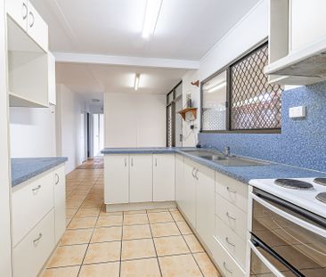 1412 Riverway Drive, Kelso - Photo 5