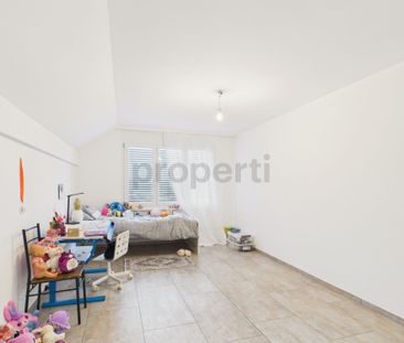 Modern 3.5-room attic apartment with balcony in Märstetten - Photo 3