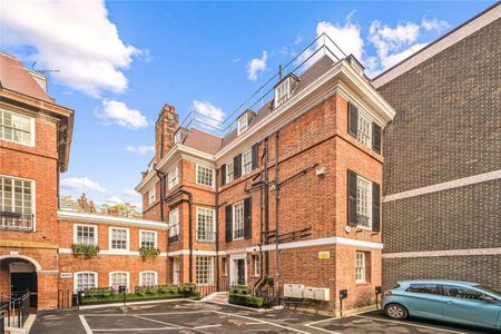 Exceptional five bedroom house which is immaculately presented having been fully refurbished and beautifully furnished. - Photo 5