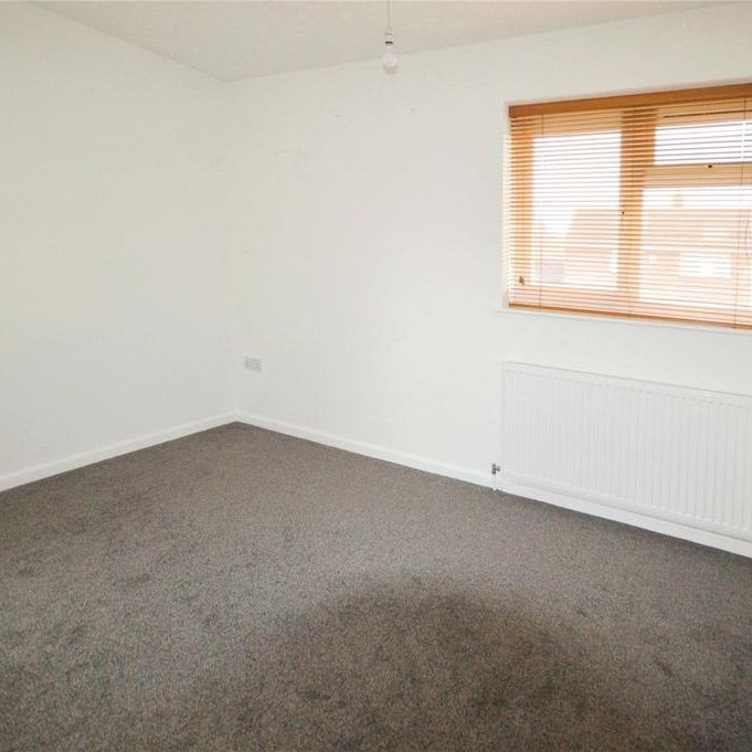 2 bedroom end of terrace house to rent - Photo 1