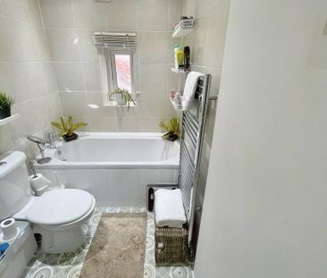 2 bedroom terraced house to rent - Photo 4