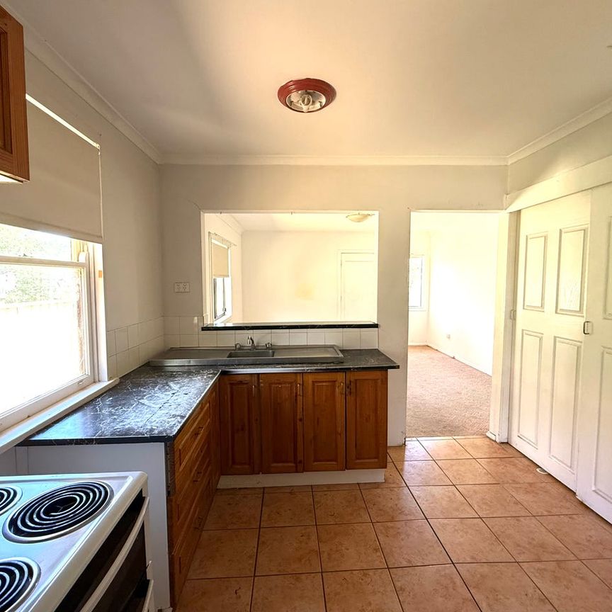 3 BEDROOM HOME LOCATED WEST TAMWORTH - Photo 1