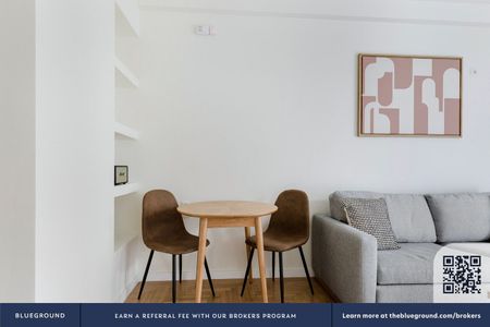 Διαμέρισμα για ενοικίαση Κολωνάκι - Λυκαβηττός - Photo 2