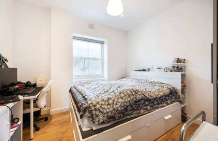 Gloucester Terrace bedroom1 - Photo 2