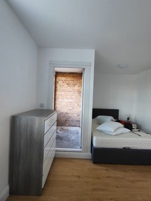 Studio Flat, Mount Pleasant Lane, E5 - Photo 1