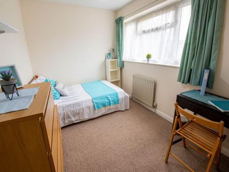 4 bedroom terraced house to rent - Photo 4