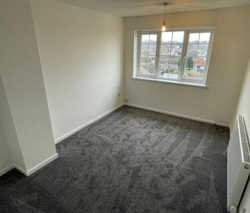 3 bedroom end of terrace house to rent - Photo 3