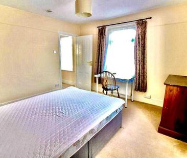 4 bedroom detached house to rent - Photo 3